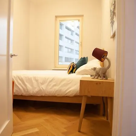 Centre House With Terrace 펜션 *