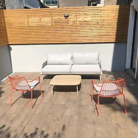 Centre House With Terrace 더블린