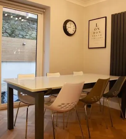 Holiday home Centre House With Terrace