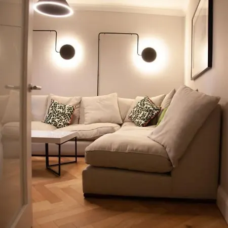 Centre House With Terrace Holiday home *
